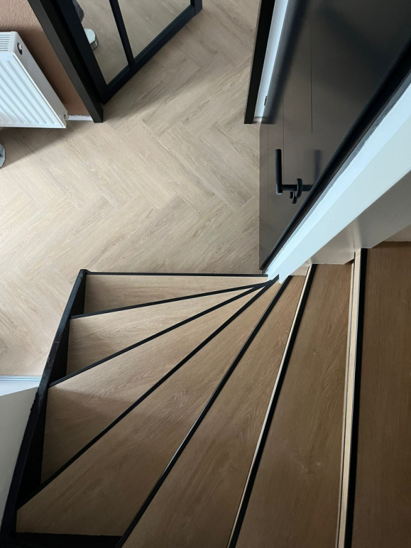 vloer zwolle d9c55afd-9d29-49fb-91e6-a8ebfc3842d2 Middel